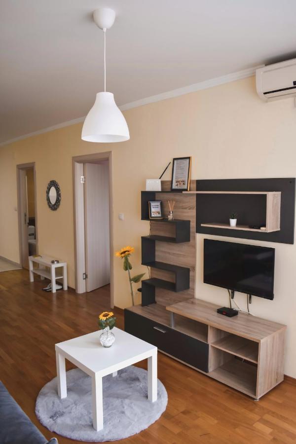 Apartment Sunflower021 Novi Sad Exterior photo