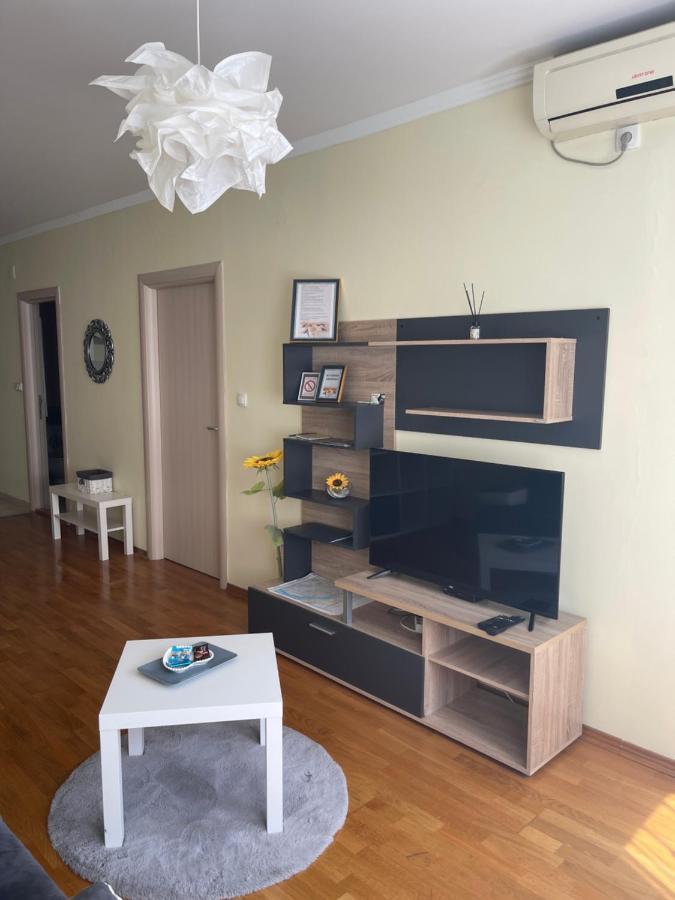 Apartment Sunflower021 Novi Sad Exterior photo